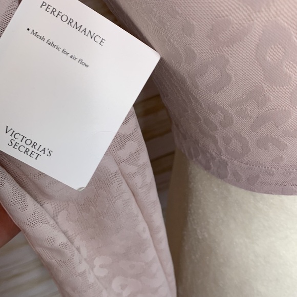 Victoria’s Secret Performance Zip Crop Top - Picture 8 of 9